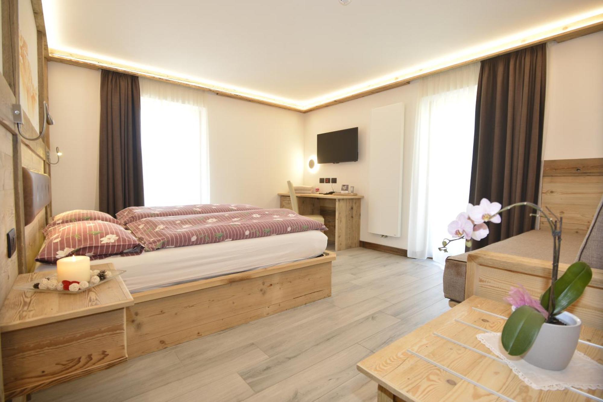 Wellness Hotel Dolomia Soraga Ngoại thất bức ảnh