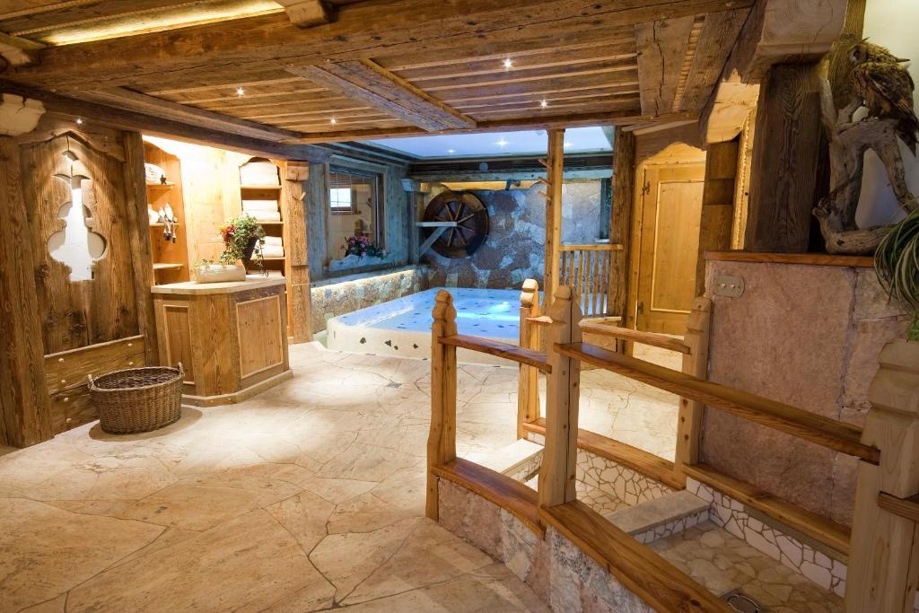 Wellness Hotel Dolomia Soraga Ngoại thất bức ảnh