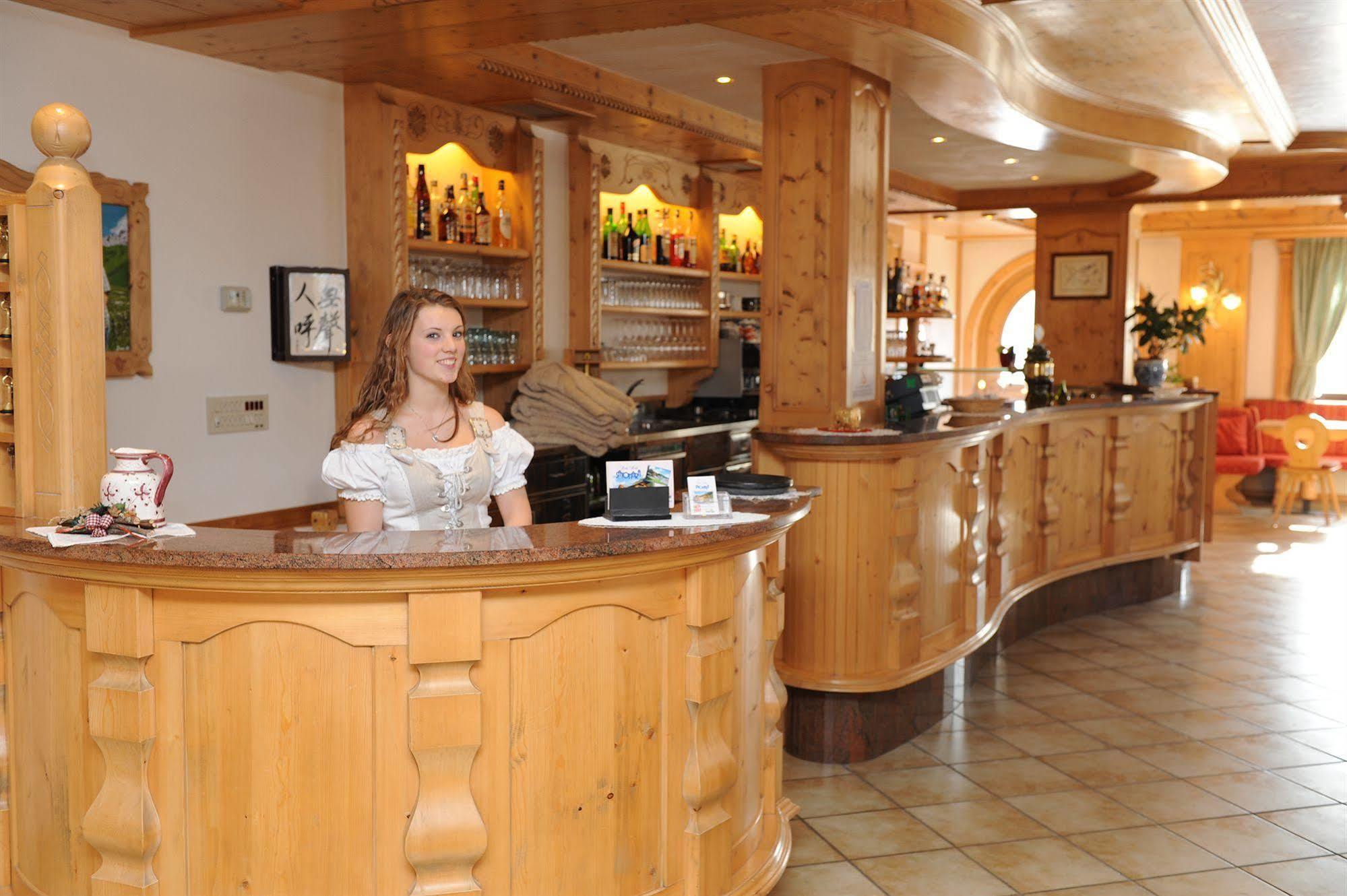 Wellness Hotel Dolomia Soraga Ngoại thất bức ảnh